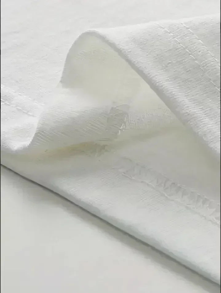 New short-sleeved T-shirt made of 100% pure cotton, suitable for both men and women. It is a summer style, loose and casual.